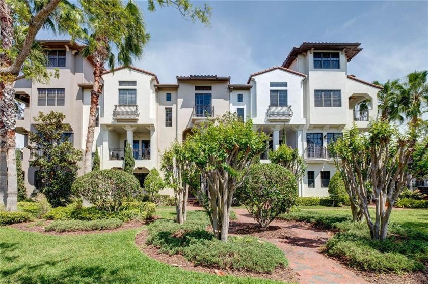 Welcome to this stunning town home!! The three story, 3 bed - Beach Townhome/Townhouse for sale in Tampa, Florida on Beachhouse.com