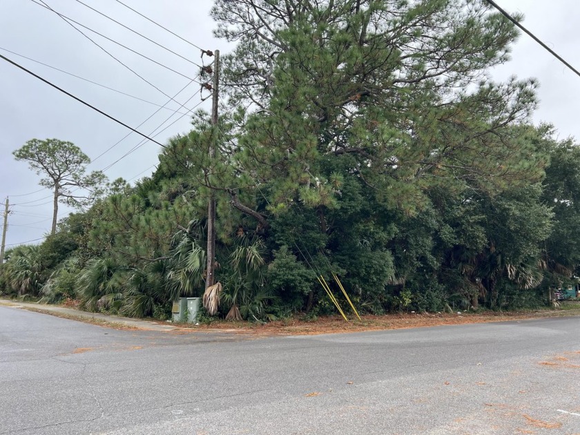 This is a rare vacant corner lot in Fort Walton Beach! Within - Beach Lot for sale in Fort Walton Beach, Florida on Beachhouse.com