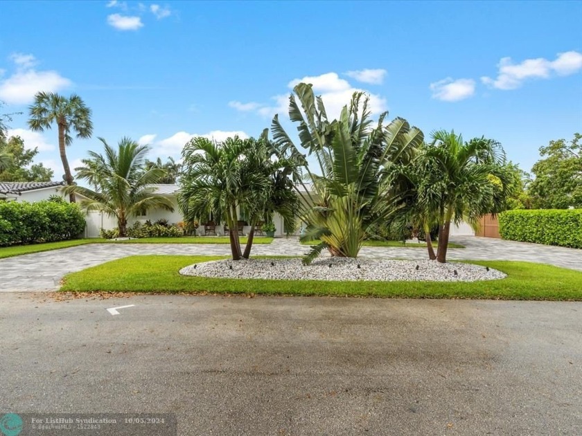 BEAUTIFULLY REMODELED HOME IN A GREAT LOCATION OF LHP! METAL - Beach Home for sale in Lighthouse Point, Florida on Beachhouse.com