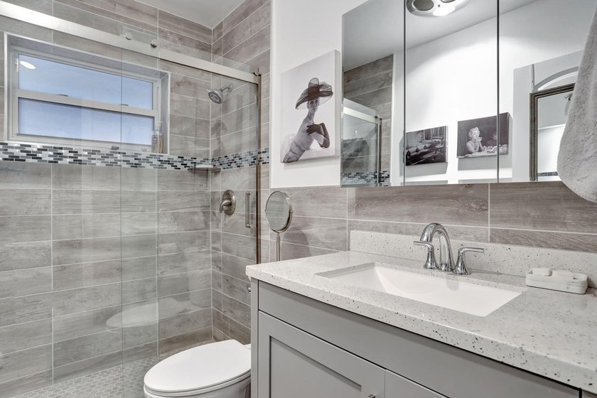 Welcome to this turnkey, beautifully furnished 2nd floor condo - Beach Condo for sale in Lighthouse Point, Florida on Beachhouse.com