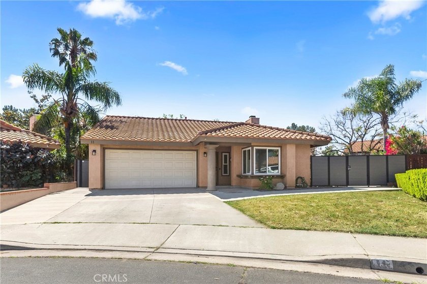 SINGLE LEVEL POOL HOME!!!!! Tucked away in the highly - Beach Home for sale in Rancho Santa Margarita, California on Beachhouse.com