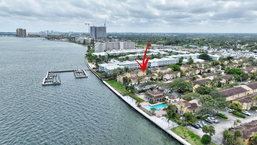 Welcome to your dream home in the heart of North Palm Beach! - Beach Condo for sale in Lake Park, Florida on Beachhouse.com