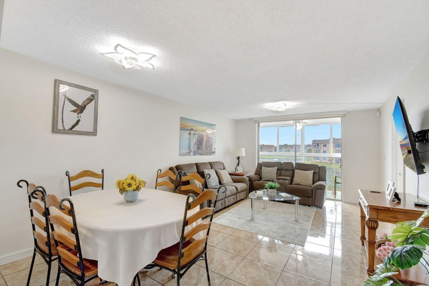 Bright and Beautiful 2/2 Condo. Discover your dream home in this - Beach Condo for sale in Sunrise, Florida on Beachhouse.com