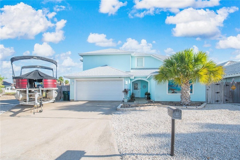 A beautiful almost fully furnished 3/2.5/2 plus a large game - Beach Home for sale in Corpus Christi, Texas on Beachhouse.com