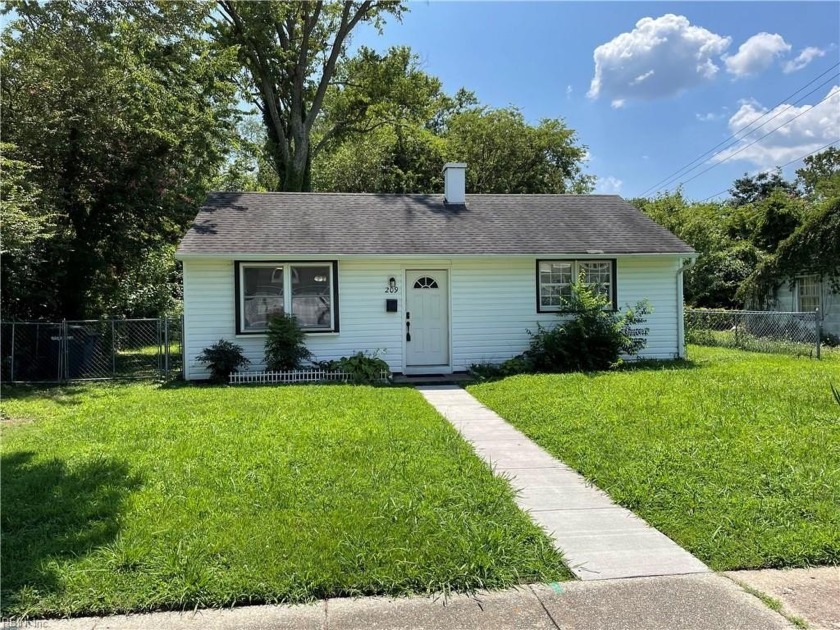 Welcome to this beautiful ranch style home, freshly rehabbed in - Beach Home for sale in Hampton, Virginia on Beachhouse.com