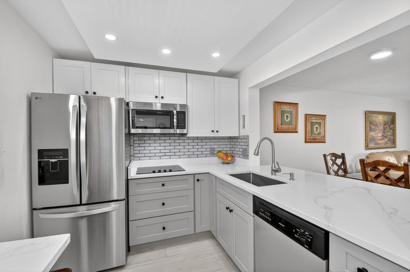 Ground floor, Parking right in front of your door, Updated with - Beach Condo for sale in Boynton Beach, Florida on Beachhouse.com