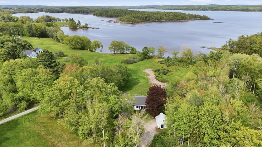 Nestled along the shores of picturesque Montsweag Bay in - Beach Home for sale in Woolwich, Maine on Beachhouse.com