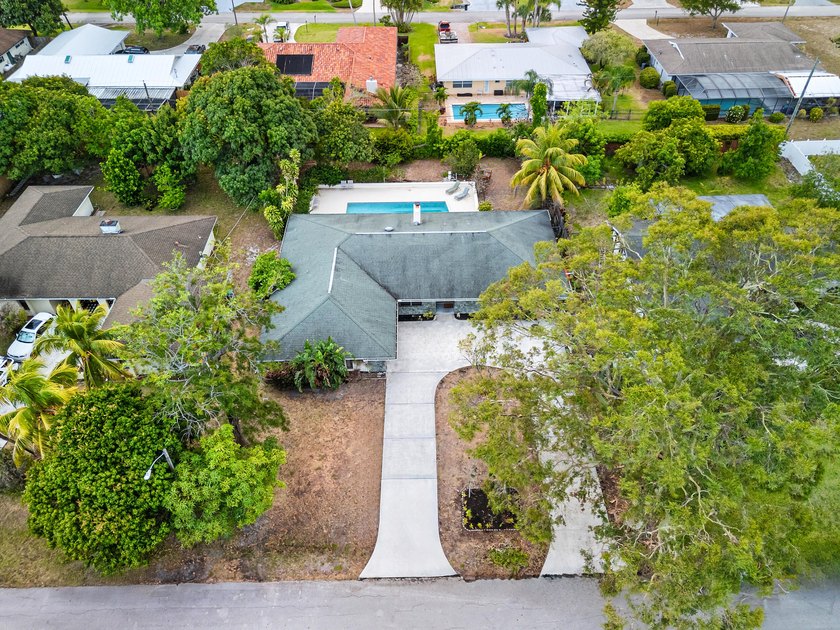 Opportunity awaits in this spacious nearly 2,700 sq ft home - Beach Home for sale in Port Saint Lucie, Florida on Beachhouse.com