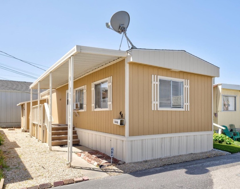 Two bedroom and one and one-half bath Mobile Home. Located in - Beach Home for sale in Seaside, California on Beachhouse.com