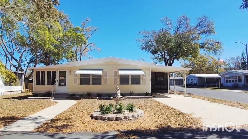 Located in a clean, active, and friendly 55+ community in the - Beach Home for sale in Largo, Florida on Beachhouse.com