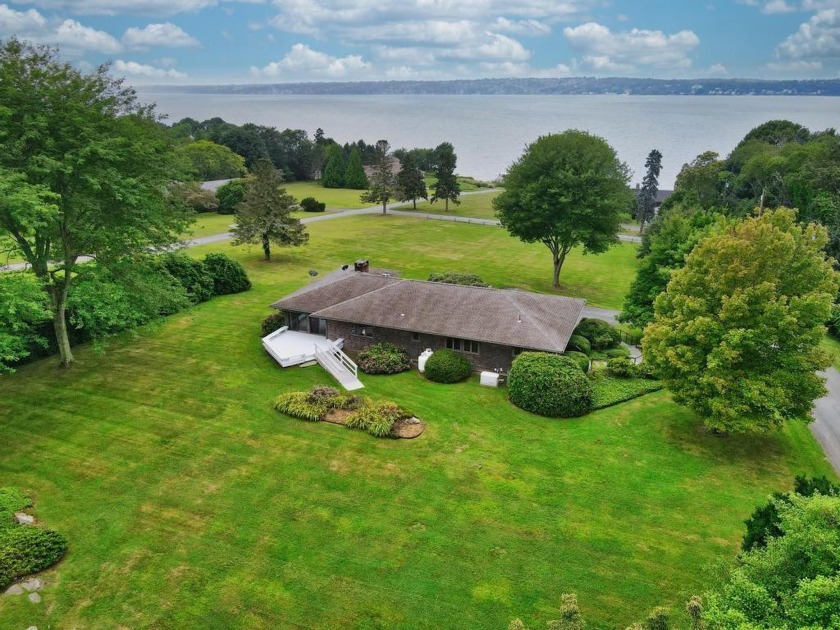 Welcome to 84 Laura Lane, a beautifully maintained one-level - Beach Home for sale in Tiverton, Rhode Island on Beachhouse.com