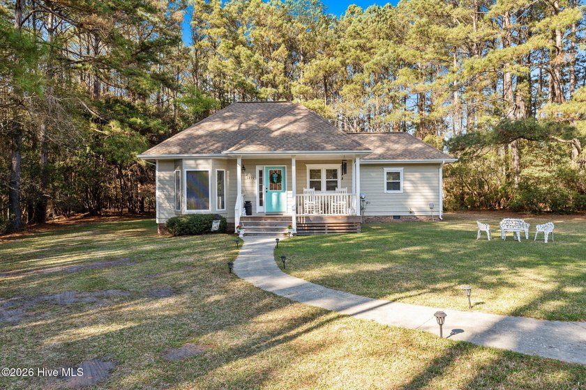 Discover the perfect blend of comfort and convenience in this - Beach Home for sale in Shallotte, North Carolina on Beachhouse.com
