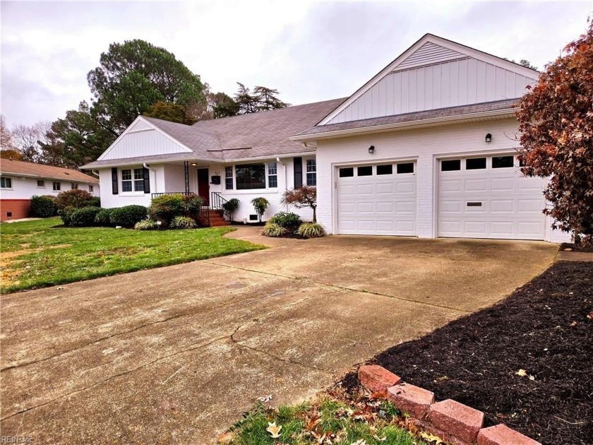 Experience the charm of this beautiful home in Elizabeth Lake - Beach Home for sale in Hampton, Virginia on Beachhouse.com