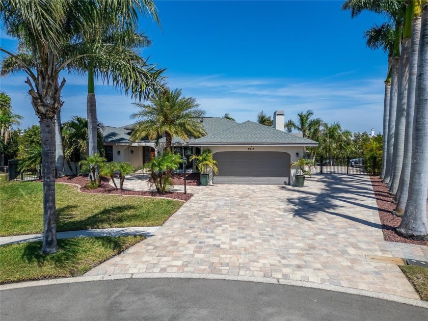 Priced to sell! NO damages from the recent storms, FLOOD - Beach Home for sale in Apollo Beach, Florida on Beachhouse.com