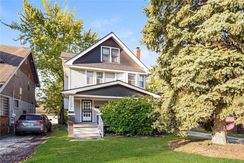 Welcome to 1556 Dille Road! This charming home offers a large - Beach Home for sale in Euclid, Ohio on Beachhouse.com