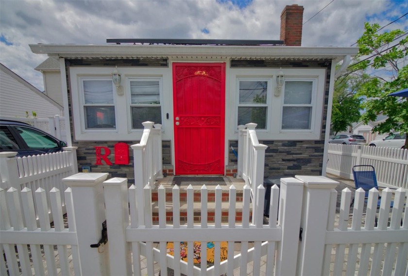 Welcome to your charming new beginning in the heart of East - Beach Home for sale in East Rockaway, New York on Beachhouse.com
