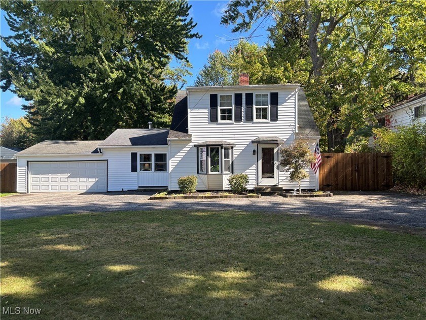 What a Charming 4 bedroom 2 full bath home in a parklike setting - Beach Home for sale in Mentor, Ohio on Beachhouse.com