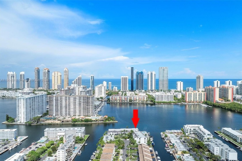 Welcome to this spacious 2-bedroom, 2-bath waterfront penthouse - Beach Condo for sale in North Miami Beach, Florida on Beachhouse.com