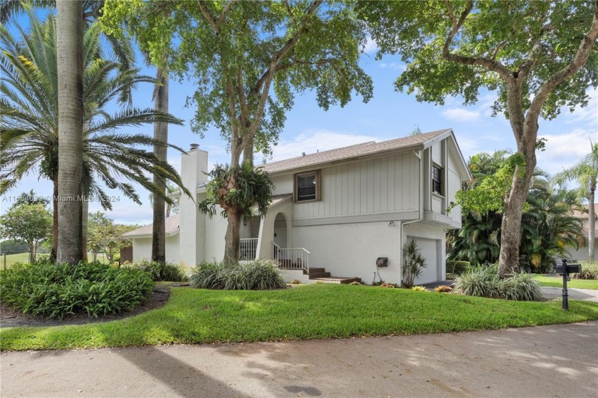 Welcome to your dream home! This stunning 3-bedroom, 2 - Beach Home for sale in Hollywood, Florida on Beachhouse.com