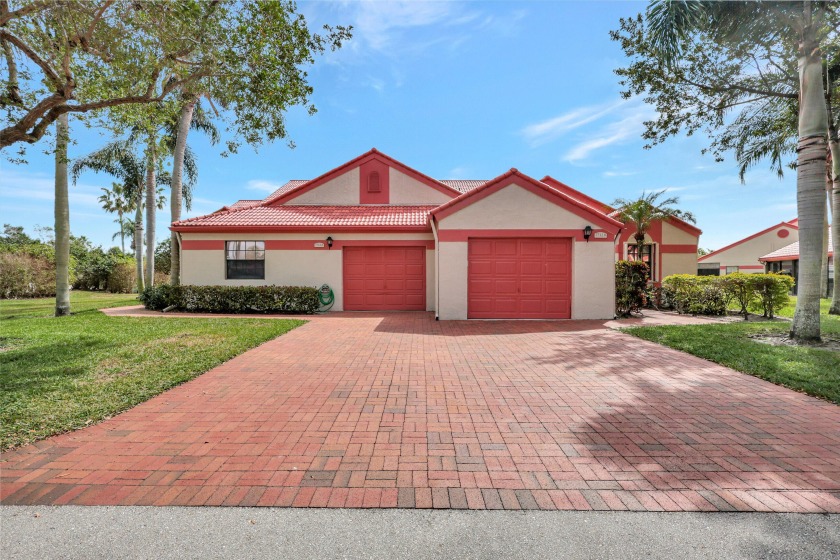 Motivated Seller offers this engaging 2 BR/2 Bath with - Beach Home for sale in Delray Beach, Florida on Beachhouse.com