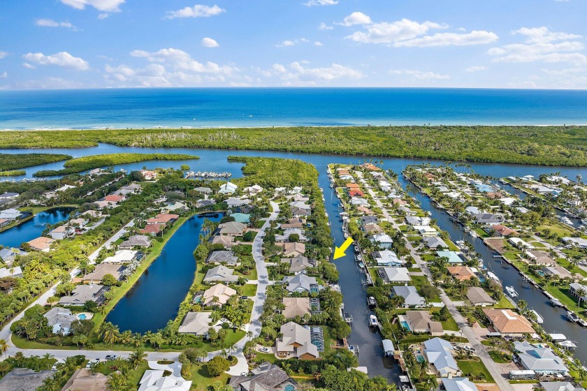 Absolutely Stunning! Newly Renovated Open Concept, 3 Bedroom, 2 - Beach Home for sale in Hobe Sound, Florida on Beachhouse.com