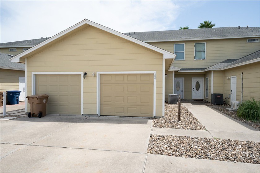 OWNER FINANCE WITH 20% DOWN! Welcome to coastal living at its - Beach Townhome/Townhouse for sale in Corpus Christi, Texas on Beachhouse.com