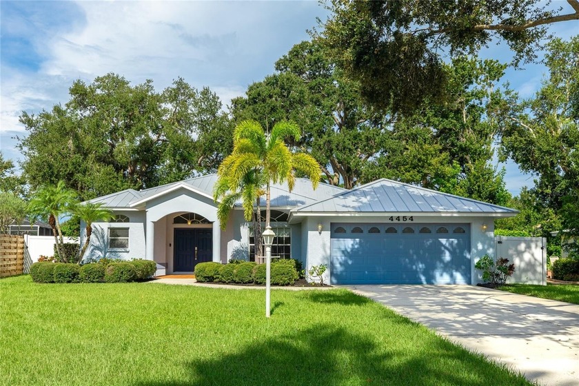 Under contract-accepting backup offers. Welcome to 4454 - Beach Home for sale in Sarasota, Florida on Beachhouse.com