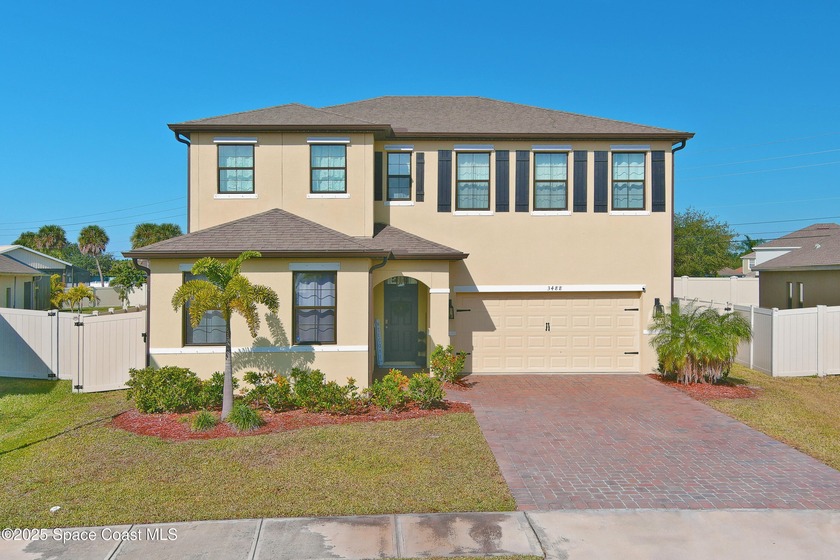 This 2,827 sq. ft. home has 4 bedrooms, 2.5 baths, a bonus room - Beach Home for sale in Rockledge, Florida on Beachhouse.com