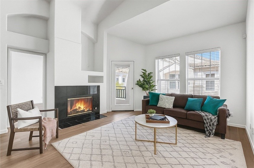 Bright & Modern 2-Bed, 2-Bath townhome in San Diego!

Welcome - Beach Condo for sale in San Diego, California on Beachhouse.com