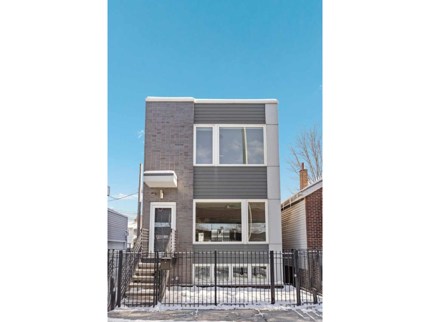 Completely renovated modern single-family home in East Pilsen - Beach Home for sale in Chicago, Illinois on Beachhouse.com