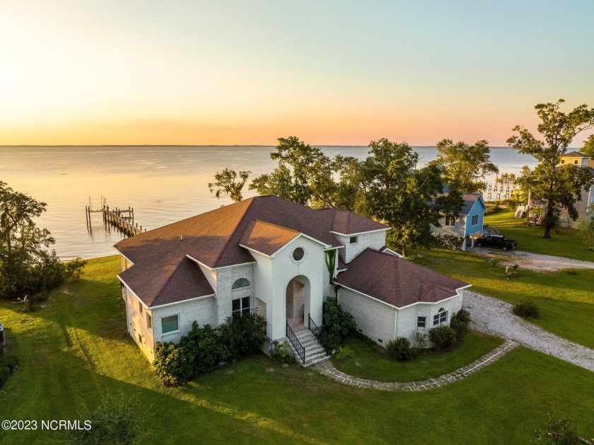 Waterfront, custom built home in Coaches Creek offering - Beach Home for sale in Havelock, North Carolina on Beachhouse.com