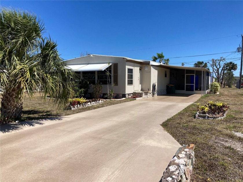 Move in Ready * AND TurnKey furnished * This spacious 2bed/2bath - Beach Home for sale in Englewood, Florida on Beachhouse.com