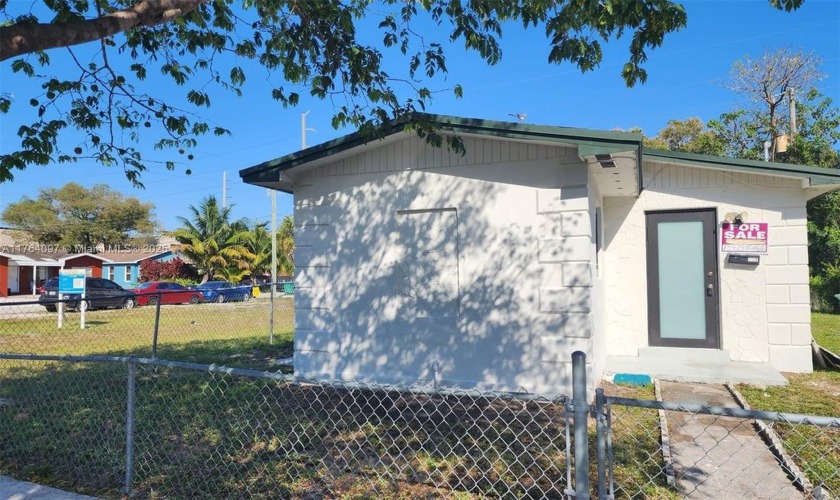 Super cute and fully remodeled home is ready for move in. Newer - Beach Home for sale in Dania, Florida on Beachhouse.com