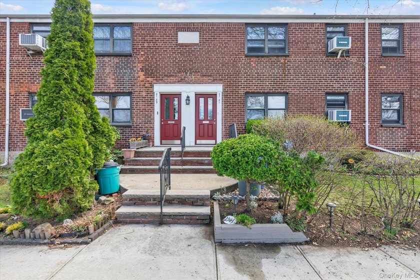 Welcome home to this sun-filled spacious renovated two-bedroom - Beach Home for sale in Whitestone, New York on Beachhouse.com