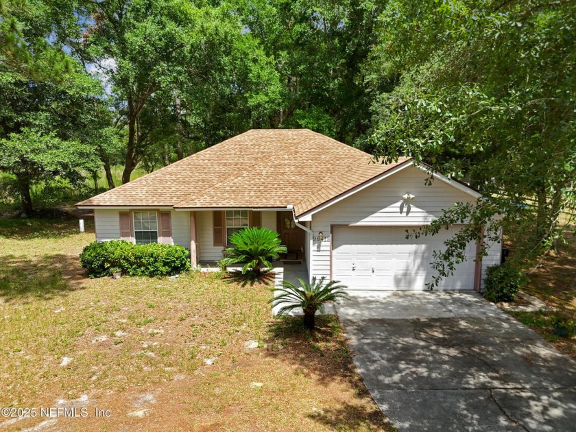 Well loved and maintained one owner home nestled on 1.23 acres - Beach Home for sale in Yulee, Florida on Beachhouse.com