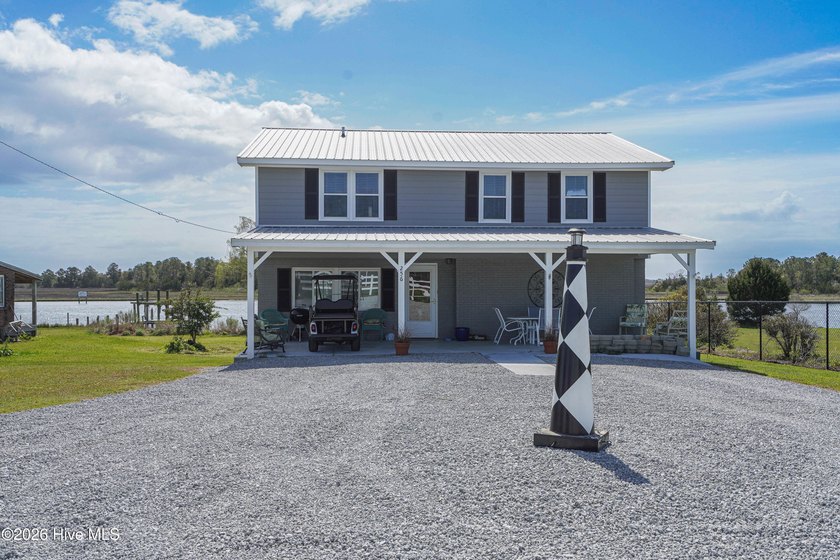 ICW Front Home, Deep water, and income producing property. This - Beach Home for sale in Hubert, North Carolina on Beachhouse.com