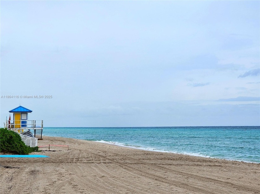 INCREDIBLE OCEANFRONT, PENTHOUSE! TASTEFUL MODERN INTERIOR - Beach Condo for sale in Hollywood, Florida on Beachhouse.com