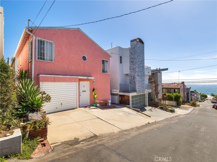 Terrific Investment opportunity located in the coveted sand - Beach Townhome/Townhouse for sale in Manhattan Beach, California on Beachhouse.com