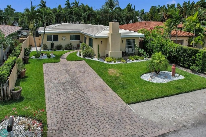 Beautifully updated 3-bedroom, 2-bath, plus bonus exercise - Beach Home for sale in Wilton Manors, Florida on Beachhouse.com