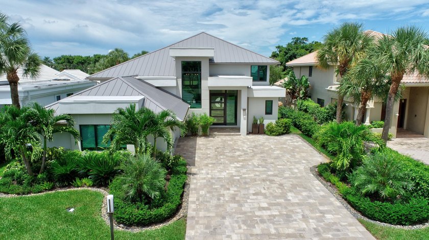 One of the BEST VIEWS in St. Andrews CC! Two-story, 4 bedroom + - Beach Home for sale in Boca Raton, Florida on Beachhouse.com