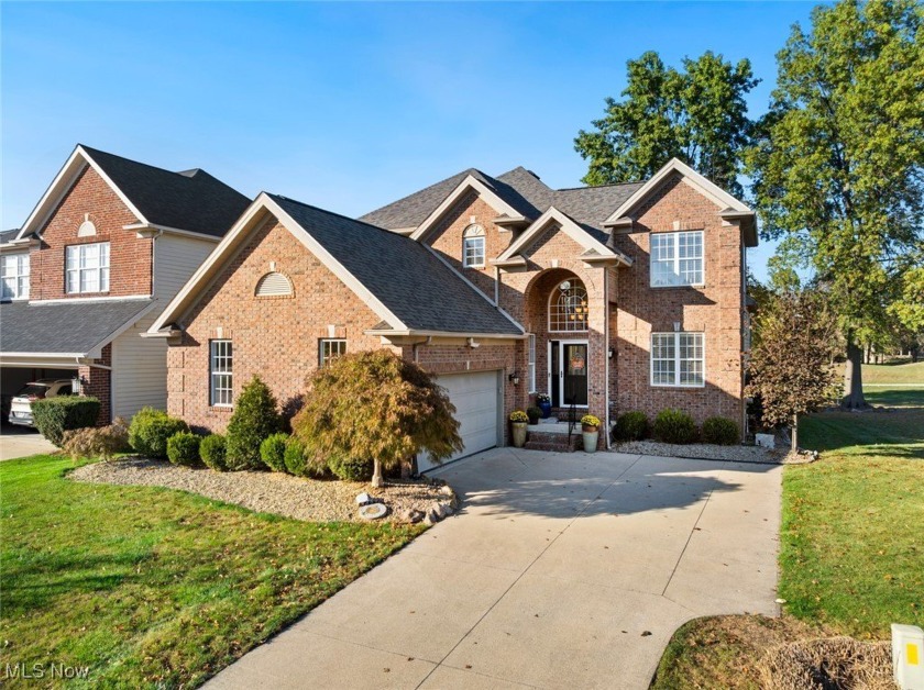 Welcome to 34270 Crown Colony dr in Avon, Situated on a cul de - Beach Home for sale in Avon, Ohio on Beachhouse.com