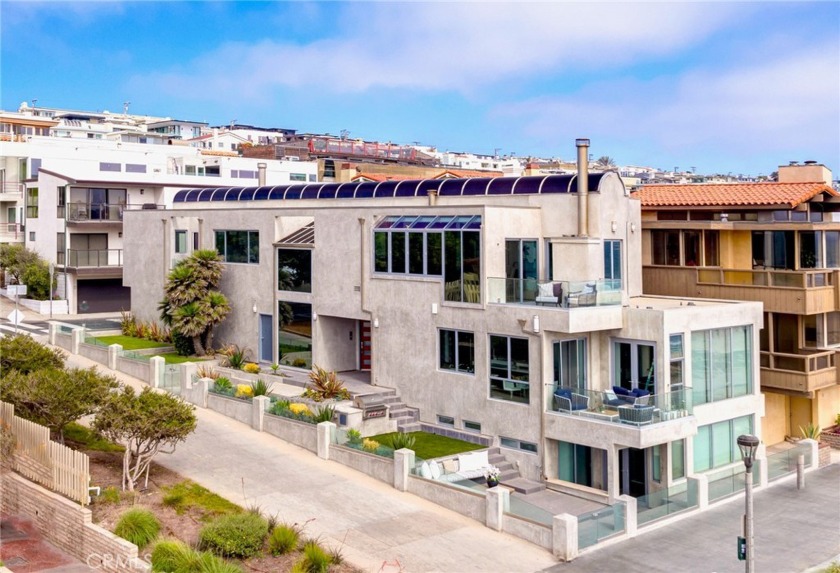 Experience the apex of Strand living at this ocean front - Beach Townhome/Townhouse for sale in Manhattan Beach, California on Beachhouse.com