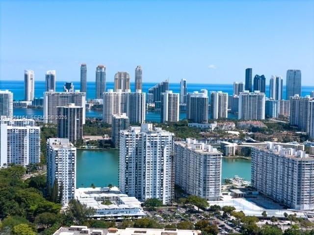 In the heart of Aventura, EAST facing condo, 1-bedroom plus den - Beach Condo for sale in Aventura, Florida on Beachhouse.com