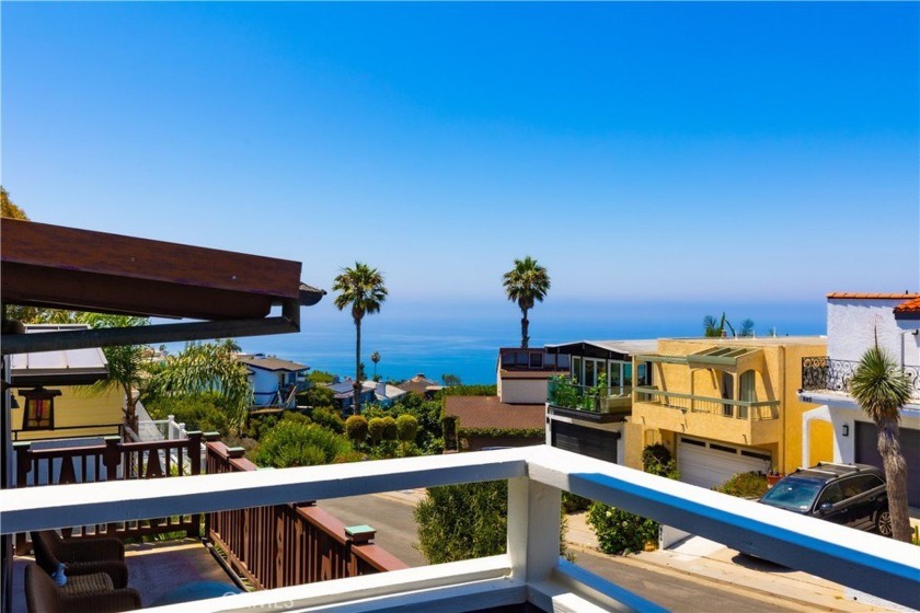 Wonderful Arch Beach Heights property with an expansive ocean - Beach Home for sale in Laguna Beach, California on Beachhouse.com