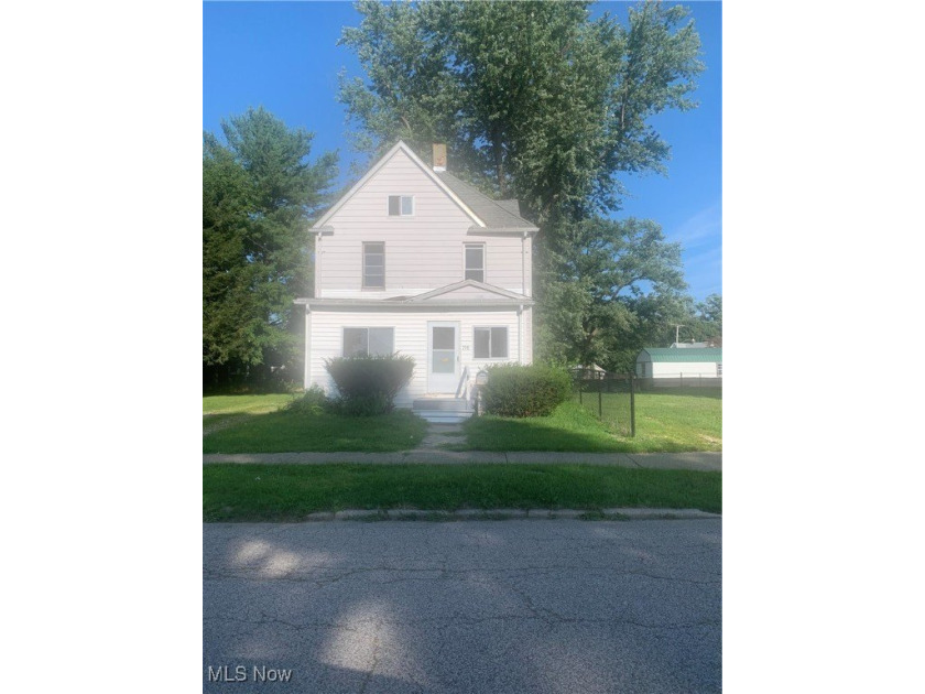 Location, Location, Location! This 3 bedroom home on a corner - Beach Home for sale in Conneaut, Ohio on Beachhouse.com