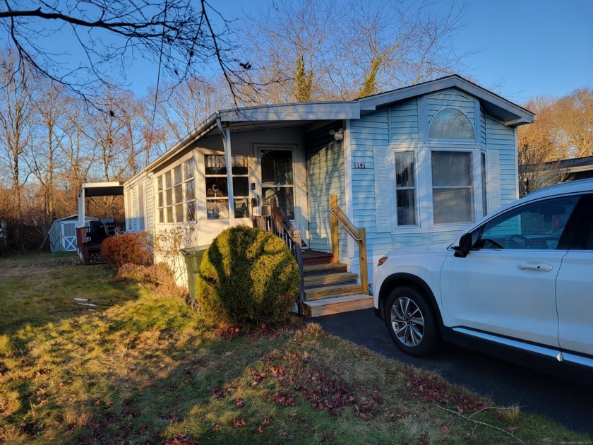 Really nice new listing. Open floor plan. Front and rear - Beach Home for sale in Groton, Connecticut on Beachhouse.com