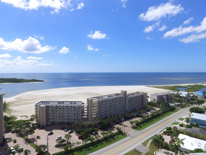 Traditional,High Rise, Condominium - FORT MYERS BEACH, FL This - Beach Home for sale in Fort Myers Beach, Florida on Beachhouse.com