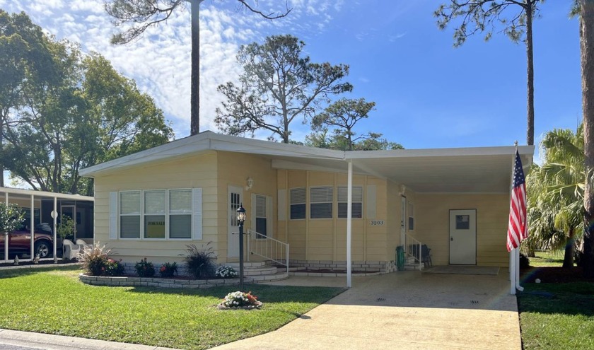 2 Bedroom - 2 Bath - 1988 - 1196 sq ft Gorgeous Remodeled and - Beach Home for sale in Spring Hill, Florida on Beachhouse.com