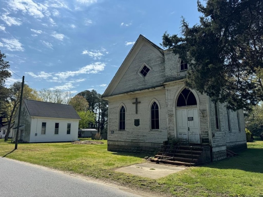 Versatile property steeped in historical ambiance with enormous - Beach Lot for sale in Accomac, Virginia on Beachhouse.com