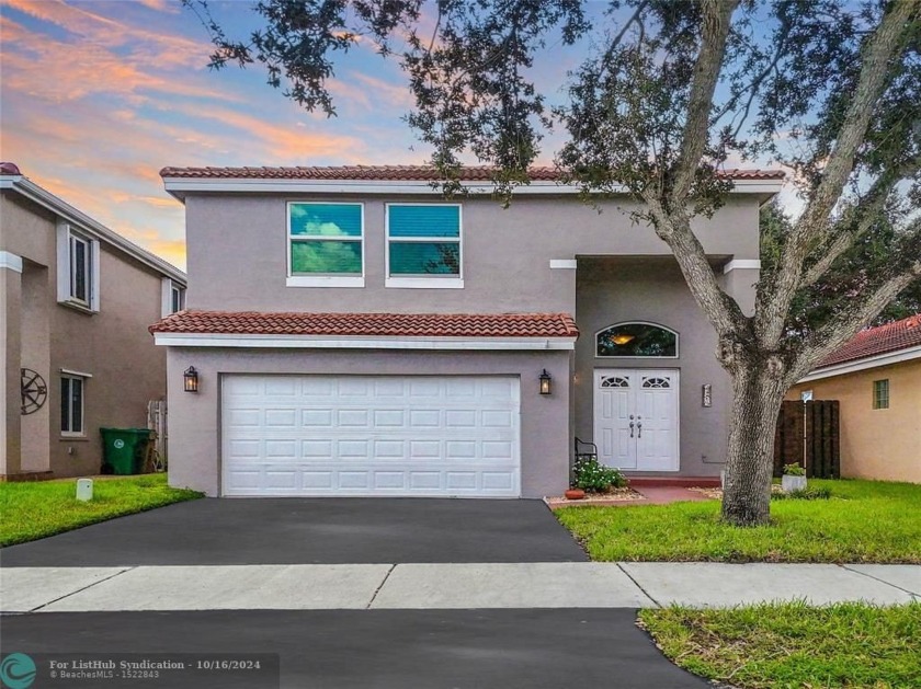 Beautiful lakefront home in the heart of Davie! This 3-bed, 2 - Beach Home for sale in Davie, Florida on Beachhouse.com